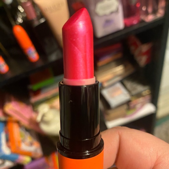 Set of 3 LE Trolls MAC lipsticks 💄 - Picture 4 of 5